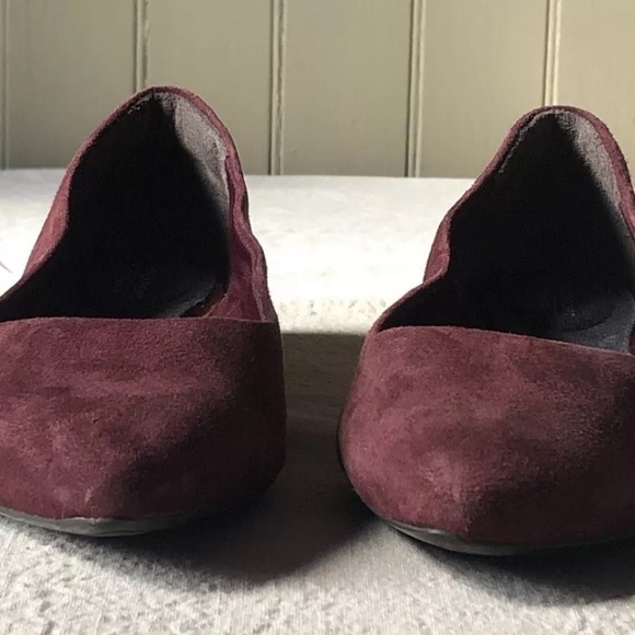 Rockport TM Women 6 Burgundy Red Soft Leather Flats Gold Heel Comfy Pointed Toe - Picture 2 of 9